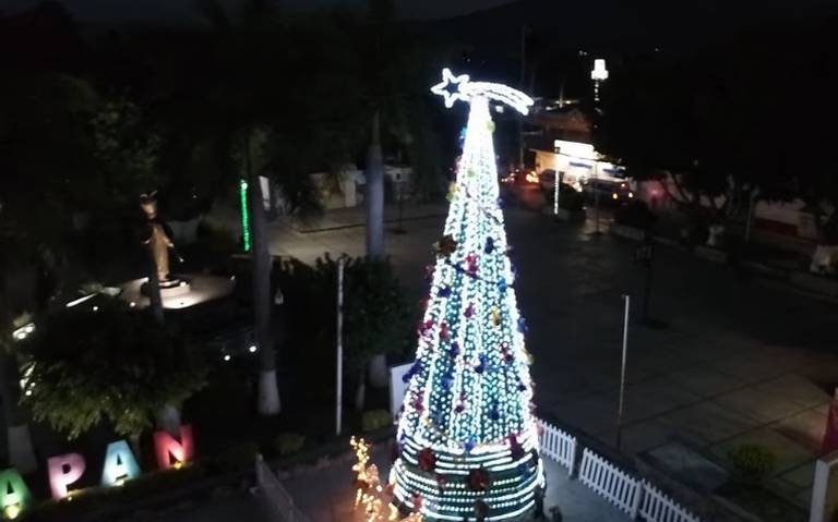 VIDEO] Tlaltizapán vive su milagro navideño; reponen árbol quemado - El Sol  de Cuernavaca | Noticias Locales, Policiacas, sobre México, Morelos y el  Mundo