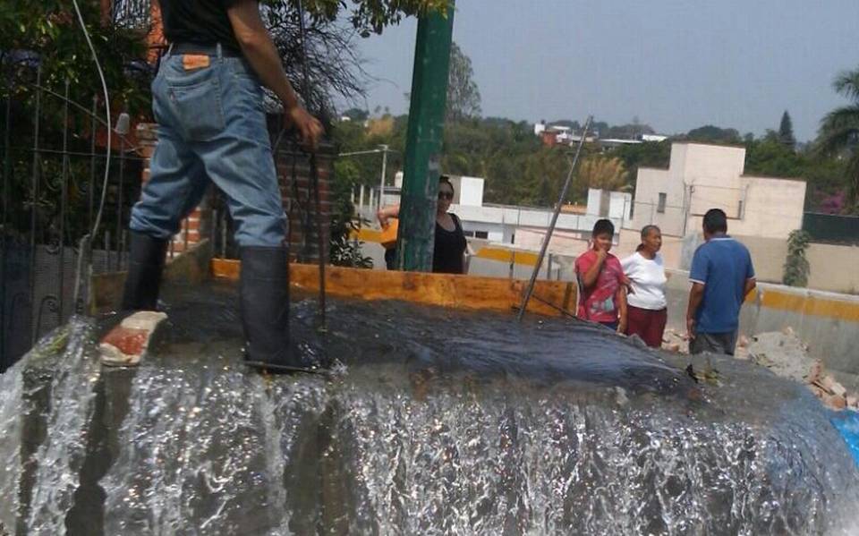 Sin reparar el desbordamiento de agua en la colonia Las Águilas de  Cuernavaca - El Sol de Cuernavaca | Noticias Locales, Policiacas, sobre  México, Morelos y el Mundo